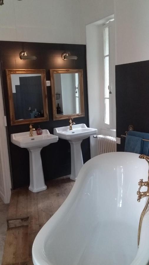 Chateau Maleplane Bed & Breakfast แซ็งต์-เลโอนาร์-เดอ-โนบลาต์ ภายนอก รูปภาพ