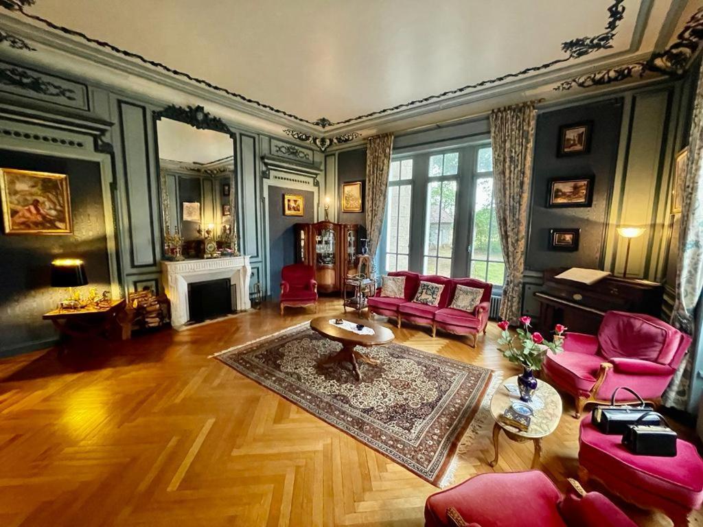 Chateau Maleplane Bed & Breakfast แซ็งต์-เลโอนาร์-เดอ-โนบลาต์ ภายนอก รูปภาพ
