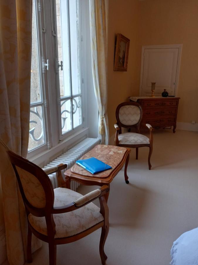 Chateau Maleplane Bed & Breakfast แซ็งต์-เลโอนาร์-เดอ-โนบลาต์ ภายนอก รูปภาพ