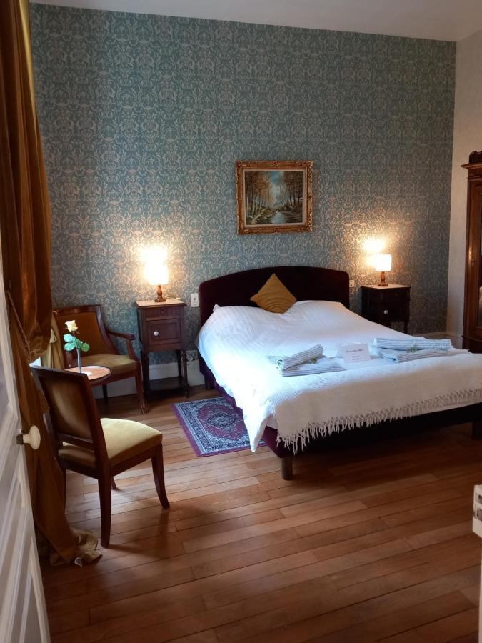 Chateau Maleplane Bed & Breakfast แซ็งต์-เลโอนาร์-เดอ-โนบลาต์ ภายนอก รูปภาพ