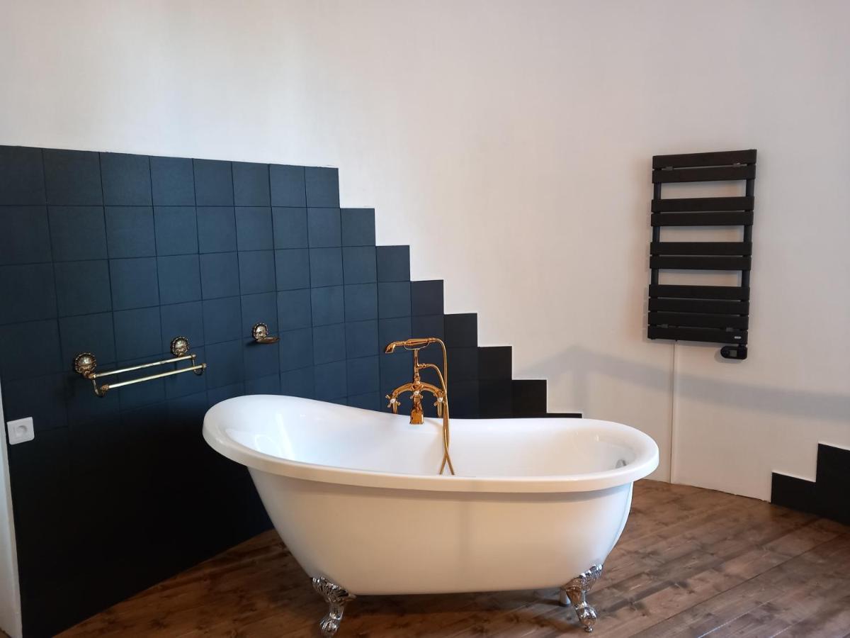 Chateau Maleplane Bed & Breakfast แซ็งต์-เลโอนาร์-เดอ-โนบลาต์ ภายนอก รูปภาพ