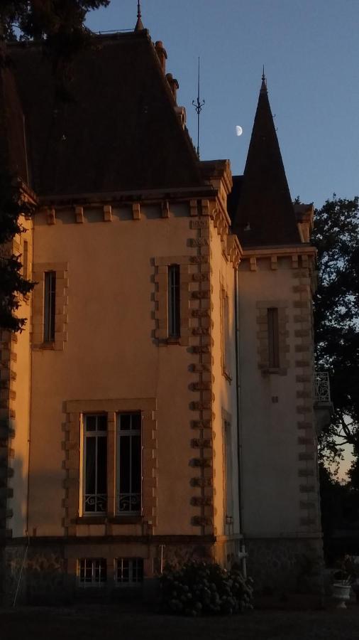 Chateau Maleplane Bed & Breakfast แซ็งต์-เลโอนาร์-เดอ-โนบลาต์ ภายนอก รูปภาพ